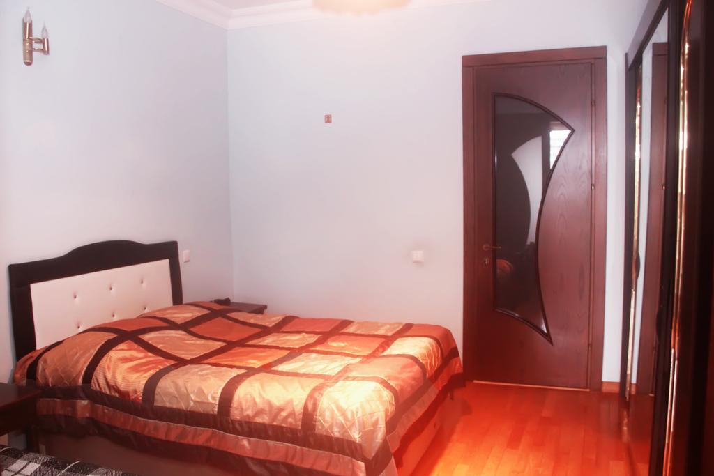 Apartment Rustaveli 57 Batumi Bagian luar foto