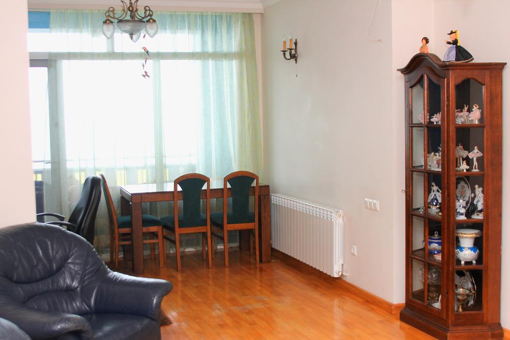 Apartment Rustaveli 57 Batumi Bagian luar foto