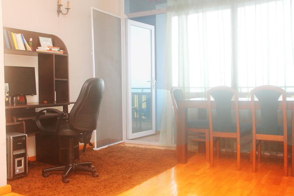 Apartment Rustaveli 57 Batumi Bagian luar foto